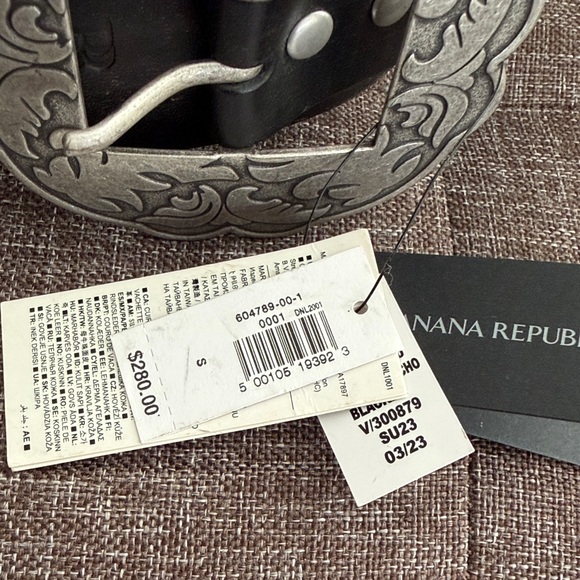 NWT Banana Republic Black Belt with Ornate Silver Buckle - Picture 2 of 8